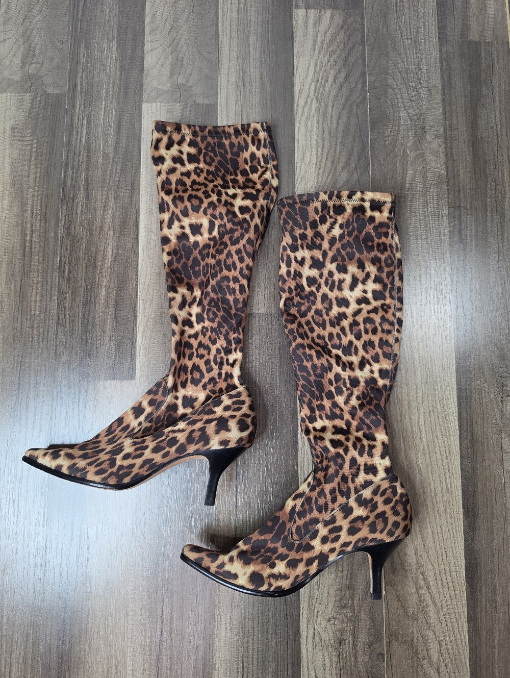 Donald J. Pliner Norah Leopard Print Stretch Kitten Heel Boot Mobwife Chic. 6.5M